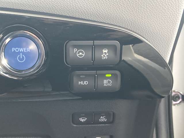 トヨタ プリウス １．８ Ｓ セーフティ プラス Ｅ－ＦＯＵＲ ４ＷＤ H29年 (東北) 99