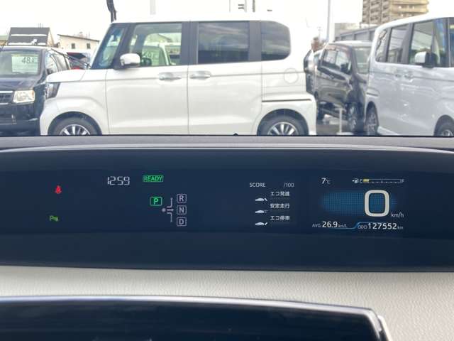 トヨタ プリウス １．８ Ｓ セーフティ プラス Ｅ－ＦＯＵＲ ４ＷＤ H29年 (東北) 99