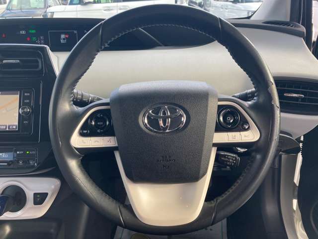 トヨタ プリウス １．８ Ｓ セーフティ プラス Ｅ－ＦＯＵＲ ４ＷＤ H29年 (東北) 99