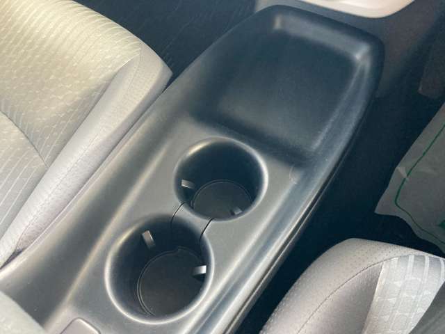 トヨタ プリウス １．８ Ｓ セーフティ プラス Ｅ－ＦＯＵＲ ４ＷＤ H29年 (東北) 99