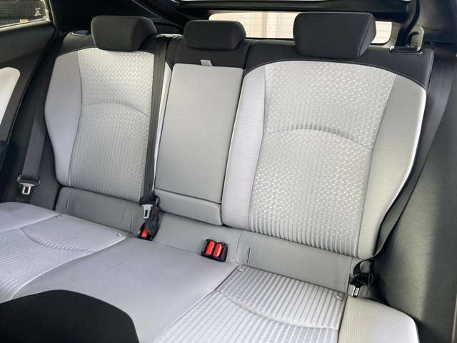 トヨタ プリウス １．８ Ｓ セーフティ プラス Ｅ－ＦＯＵＲ ４ＷＤ H29年 (東北) 99