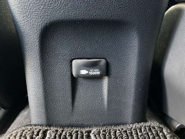 トヨタ プリウス １．８ Ｓ セーフティ プラス Ｅ－ＦＯＵＲ ４ＷＤ H29年 (東北) 99