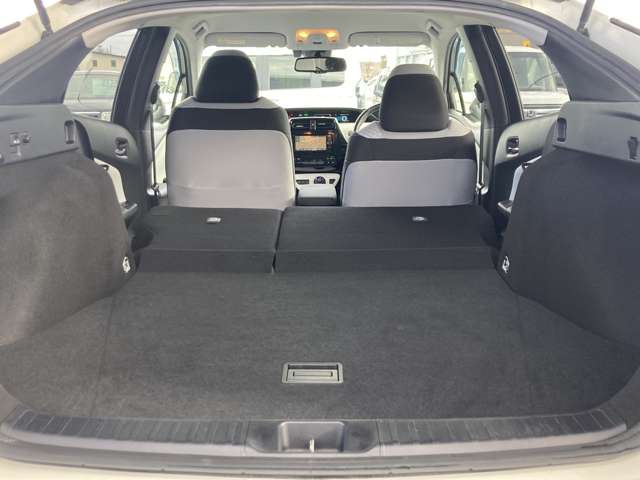 トヨタ プリウス １．８ Ｓ セーフティ プラス Ｅ－ＦＯＵＲ ４ＷＤ H29年 (東北) 99