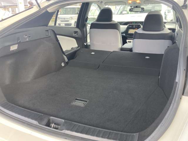 トヨタ プリウス １．８ Ｓ セーフティ プラス Ｅ－ＦＯＵＲ ４ＷＤ H29年 (東北) 99