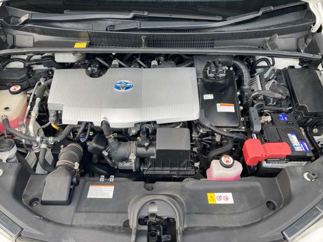 トヨタ プリウス １．８ Ｓ セーフティ プラス Ｅ－ＦＯＵＲ ４ＷＤ H29年 (東北) 99