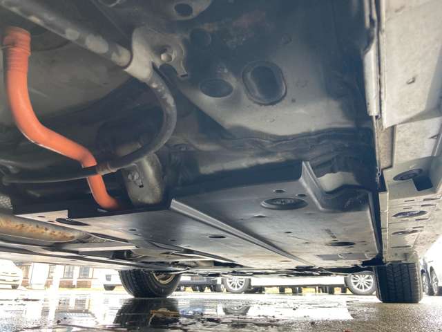 トヨタ プリウス １．８ Ｓ セーフティ プラス Ｅ－ＦＯＵＲ ４ＷＤ H29年 (東北) 99