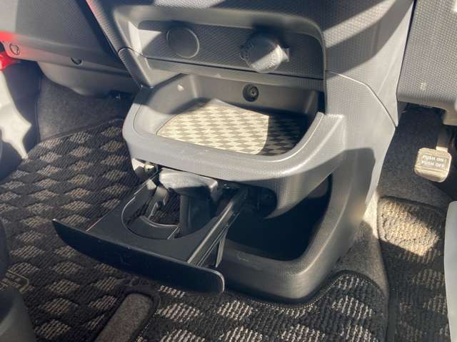 スズキ ソリオ １．２ ブラック＆ホワイトＩＩ－ＤＪＥ ４ＷＤ H26年 (東北) 99