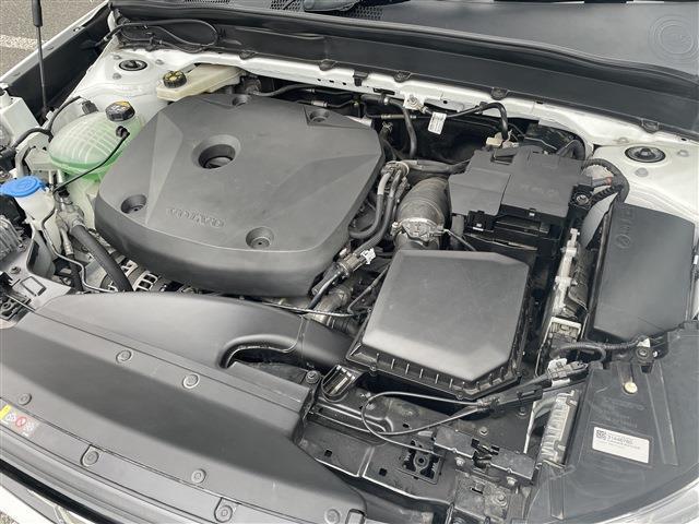 ボルボ ＸＣ４０ Ｔ４ ＡＷＤ Ｒデザイン ４ＷＤ H30年 (東北) 99