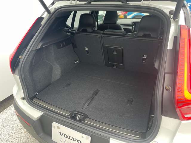 ボルボ ＸＣ４０ Ｔ４ ＡＷＤ Ｒデザイン ４ＷＤ H30年 (東北) 99