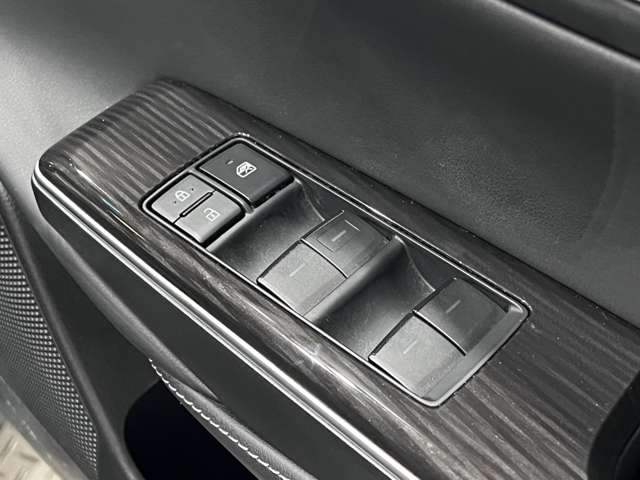 トヨタ クラウン　ハイブリッド ハイブリッド ２．５ Ｇ H30年 (関東) 99