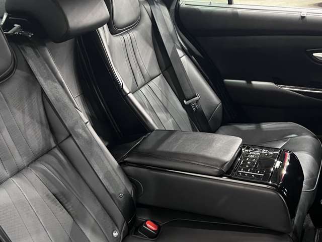 トヨタ クラウン　ハイブリッド ハイブリッド ２．５ Ｇ H30年 (関東) 99