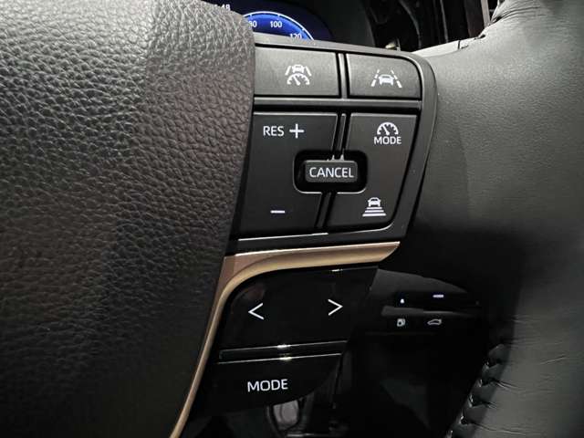 トヨタ クラウン　クロスオーバー　ハイブリッド ２．５ Ｇ アドバンスト レザー パッケージ Ｅ－ＦＯＵＲ ４ＷＤ R4年 (関東) 99