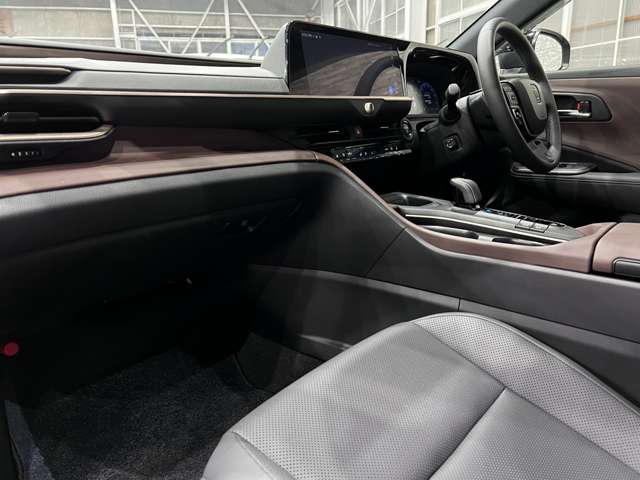 トヨタ クラウン　クロスオーバー　ハイブリッド ２．５ Ｇ アドバンスト レザー パッケージ Ｅ－ＦＯＵＲ ４ＷＤ R4年 (関東) 99