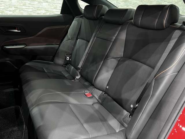 トヨタ クラウン　クロスオーバー　ハイブリッド ２．５ Ｇ アドバンスト レザー パッケージ Ｅ－ＦＯＵＲ ４ＷＤ R4年 (関東) 99