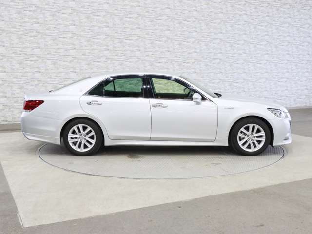 トヨタ クラウン　ハイブリッド ハイブリッド ２．５ Ｓ H25年 (関東) 99