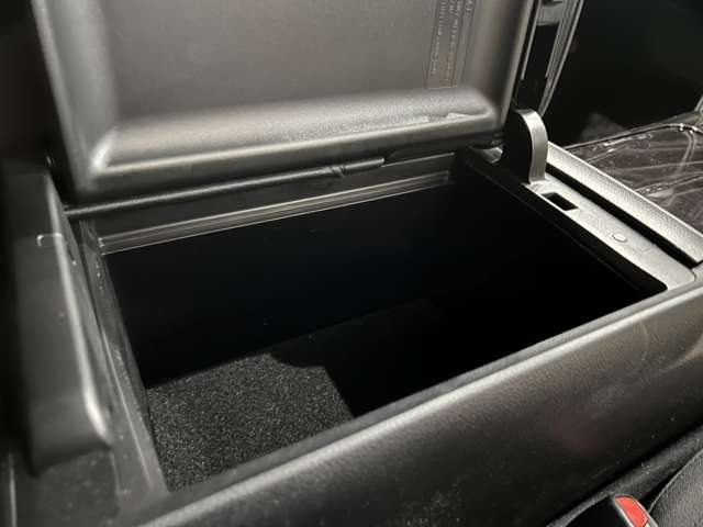 トヨタ クラウンアスリート ２．０－Ｔ H28年 (関東) 99