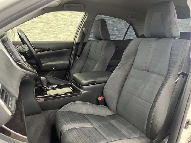 トヨタ クラウンアスリート ２．０－Ｔ H28年 (関東) 99