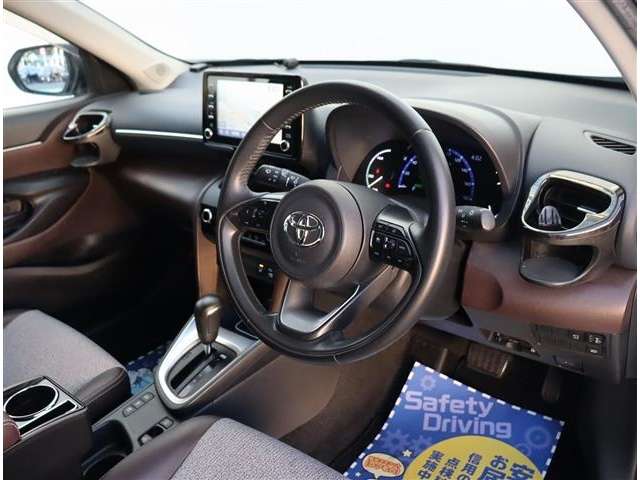 トヨタ ヤリスクロス　ハイブリッド １．５ ハイブリッド Ｚ R4年 (関東) 99