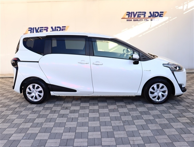 トヨタ シエンタ　ハイブリッド ハイブリッド １．５ Ｇ クエロ H29年 (関東) 99