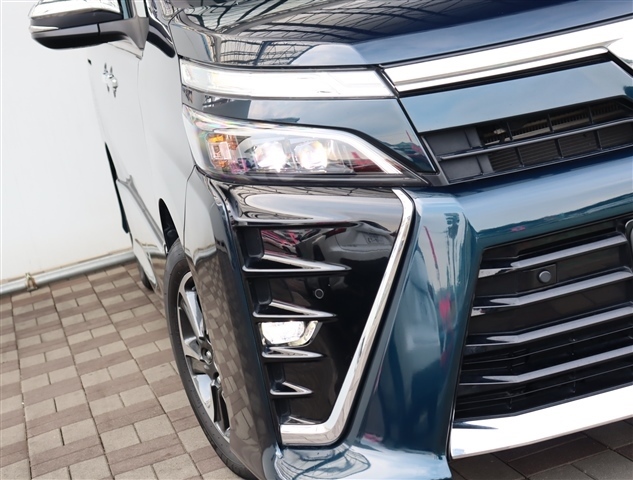 トヨタ ヴォクシー ２．０ ＺＳ 煌ＩＩＩ R3年 (関東) 99