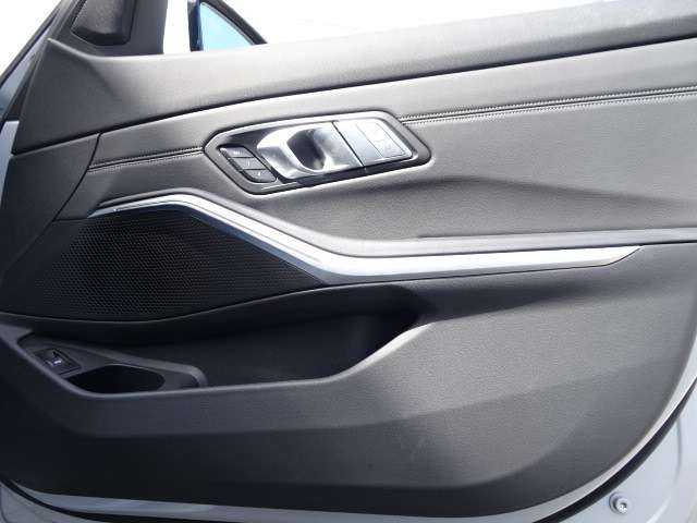 ＢＭＷ ３シリーズ ３１８Ｉ ４０ＴＨ アニバーサリー エディション R3年 (近畿) 99