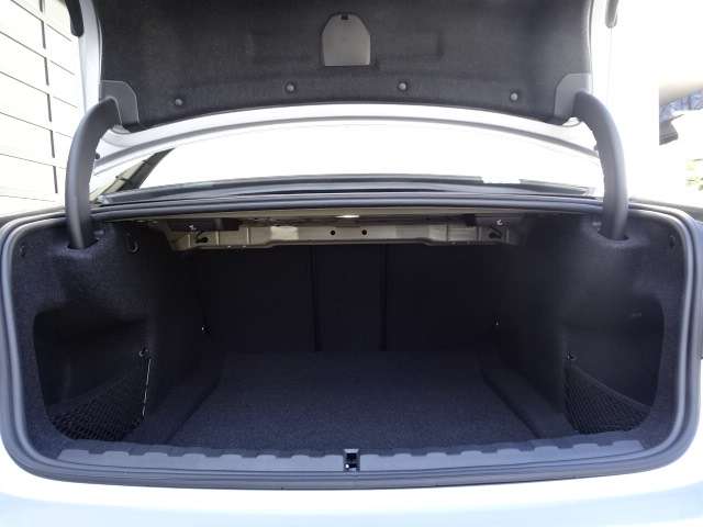 ＢＭＷ ３シリーズ ３１８Ｉ ４０ＴＨ アニバーサリー エディション R3年 (近畿) 99