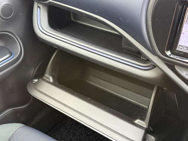 トヨタ アクア １．５ Ｓ H28年 (近畿) 99