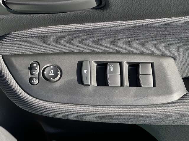 ホンダ フィット １．５ ベーシック R5年 (東海) 99