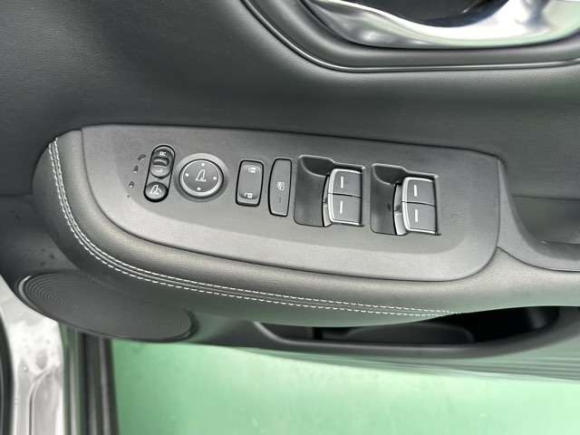 ホンダ ＺＲ－Ｖ ２．０ Ｅ：ＨＥＶ Ｘ R4年 (東海) 99