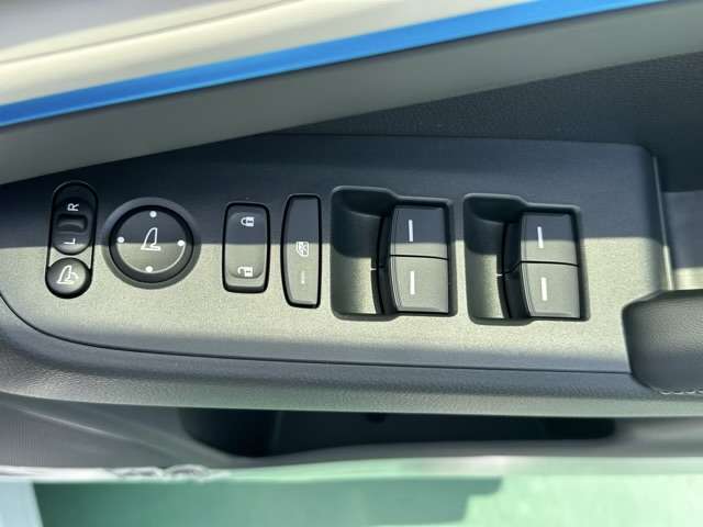 ホンダ ヴェゼル １．５ Ｅ：ＨＥＶ Ｚ プレイパッケージ R6年 (東海) 99