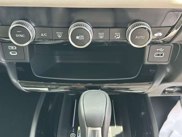 ホンダ ヴェゼル １．５ Ｅ：ＨＥＶ Ｚ プレイパッケージ R6年 (東海) 99