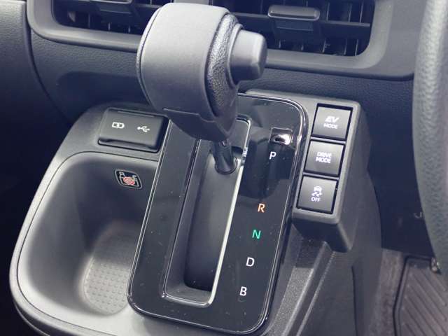 トヨタ シエンタ　ハイブリッド ハイブリッド １．５ Ｇ R5年 (関東) 99