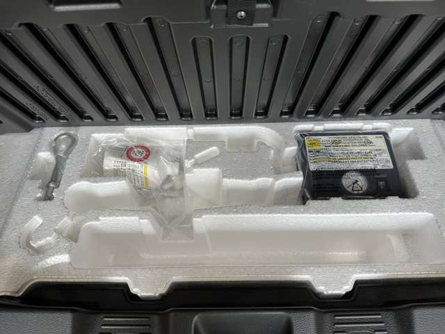 スズキ スペーシア　ギア ６６０ カスタム ハイブリッド ＸＳターボ R5年 (中国) 99