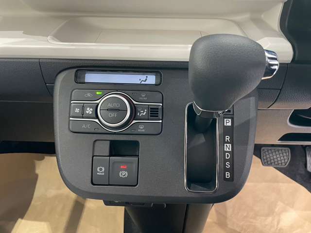 ダイハツ ムーヴ　キャンバス ６６０ ストライプス Ｇ R4年 (中国) 99