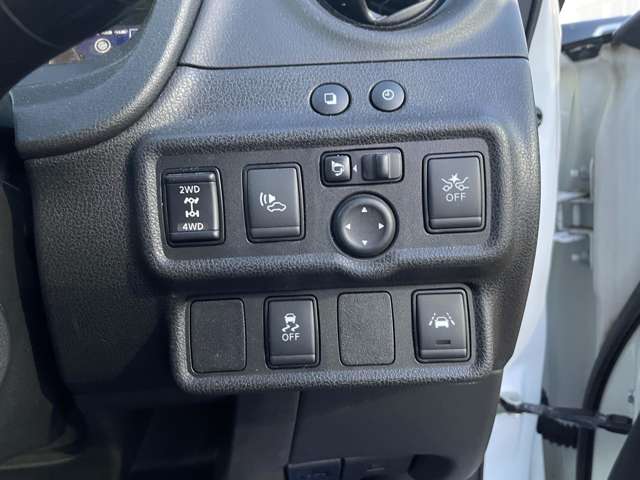 日産 ノート １．２ Ｅ－ＰＯＷＥＲ メダリスト ＦＯＵＲ ４ＷＤ R1年 (東北) 99