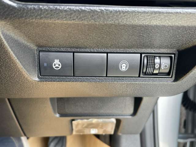 日産 ノート １．２ Ｓ ＦＯＵＲ ４ＷＤ R4年 (東北) 99