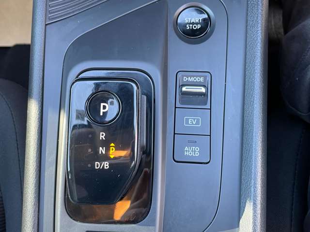 日産 ノート １．２ Ｓ ＦＯＵＲ ４ＷＤ R4年 (東北) 99