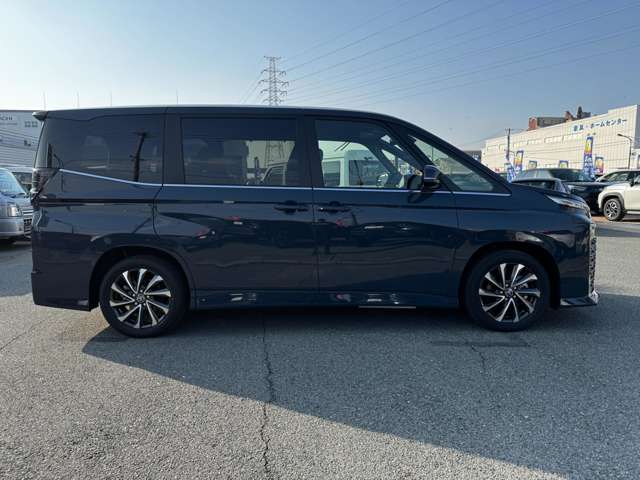 トヨタ ヴォクシー １．８ ハイブリッド Ｓ－Ｚ R7年 (九州・沖縄) 99