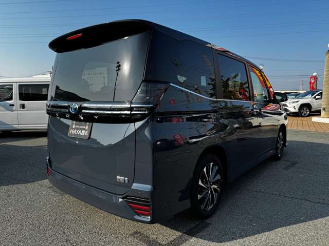 トヨタ ヴォクシー １．８ ハイブリッド Ｓ－Ｚ R7年 (九州・沖縄) 99