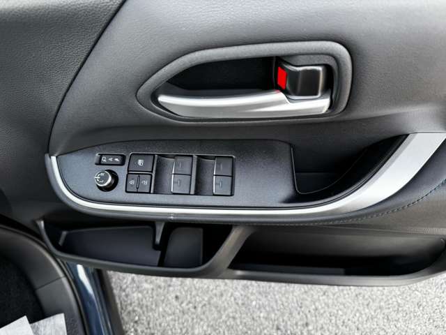 トヨタ ヴォクシー １．８ ハイブリッド Ｓ－Ｚ R7年 (九州・沖縄) 99