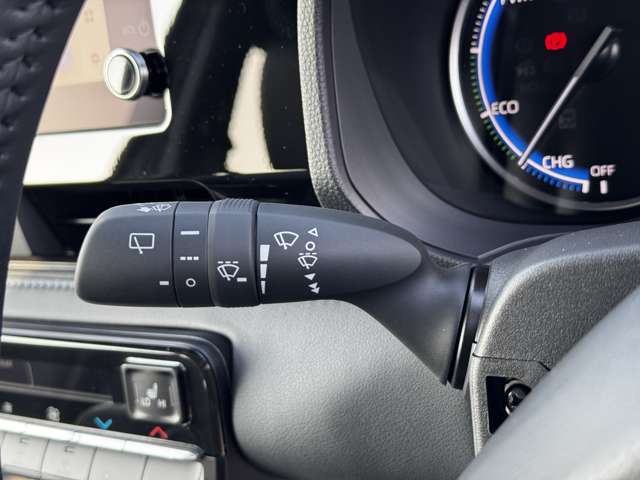 トヨタ ヴォクシー １．８ ハイブリッド Ｓ－Ｚ R7年 (九州・沖縄) 99