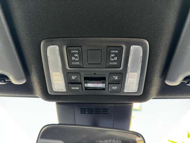 トヨタ ヴォクシー １．８ ハイブリッド Ｓ－Ｚ R7年 (九州・沖縄) 99