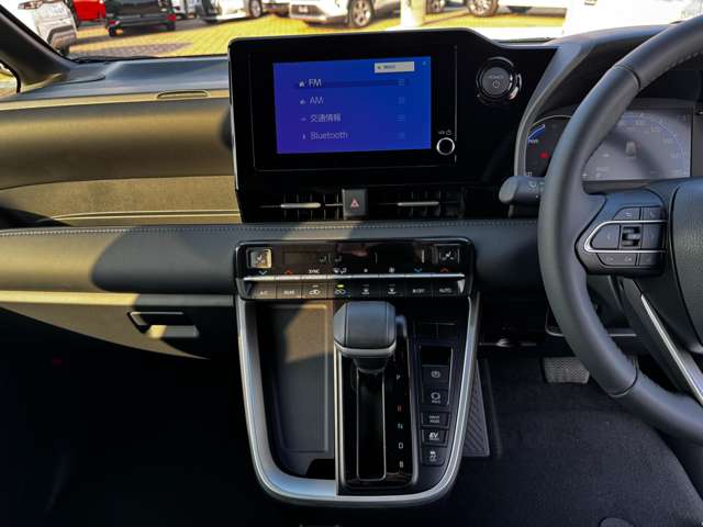 トヨタ ヴォクシー １．８ ハイブリッド Ｓ－Ｚ R7年 (九州・沖縄) 99