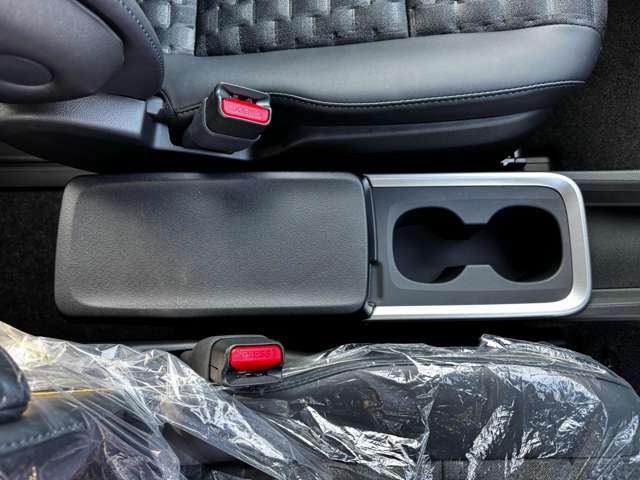 トヨタ ヴォクシー １．８ ハイブリッド Ｓ－Ｚ R7年 (九州・沖縄) 99