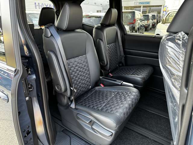 トヨタ ヴォクシー １．８ ハイブリッド Ｓ－Ｚ R7年 (九州・沖縄) 99