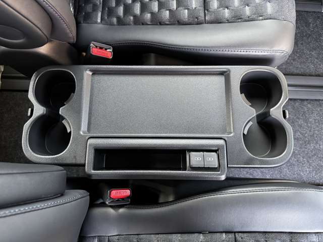 トヨタ ヴォクシー １．８ ハイブリッド Ｓ－Ｚ R7年 (九州・沖縄) 99