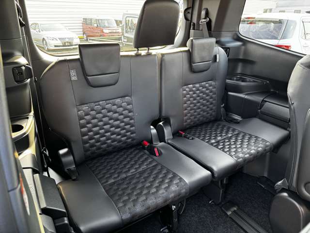 トヨタ ヴォクシー １．８ ハイブリッド Ｓ－Ｚ R7年 (九州・沖縄) 99