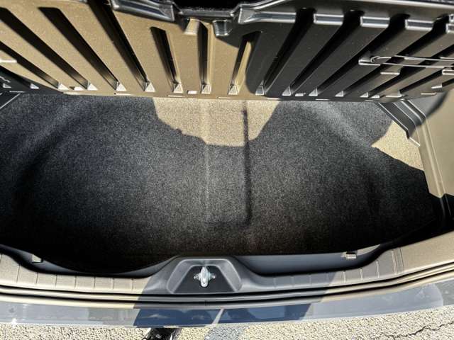 トヨタ ヴォクシー １．８ ハイブリッド Ｓ－Ｚ R7年 (九州・沖縄) 99