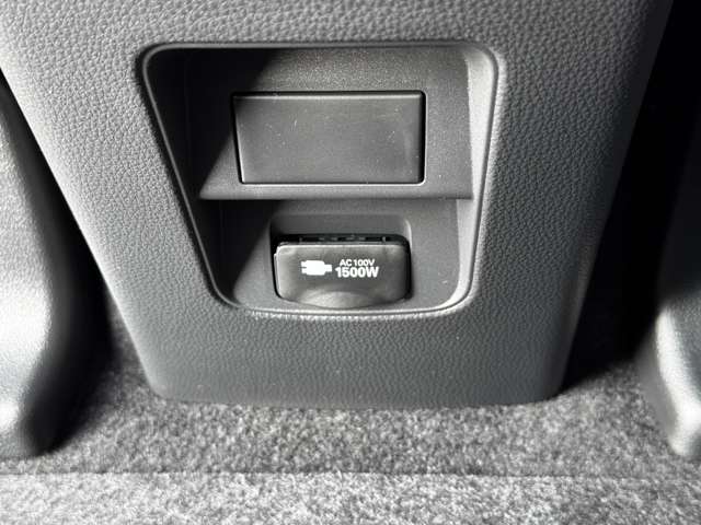 トヨタ ヴォクシー １．８ ハイブリッド Ｓ－Ｚ R7年 (九州・沖縄) 99