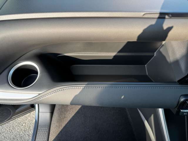 トヨタ ヴォクシー １．８ ハイブリッド Ｓ－Ｚ R7年 (九州・沖縄) 99